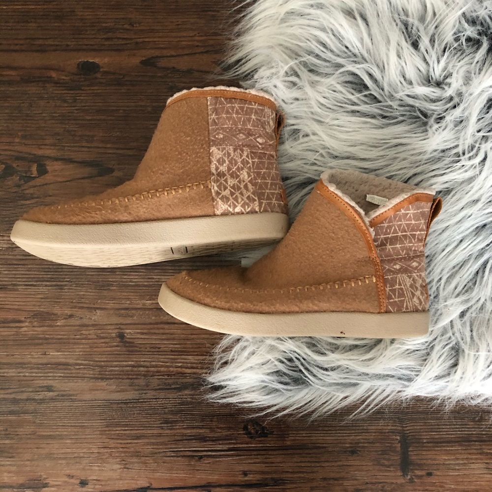 Sanuk Bootah Ojai Ankle Boots